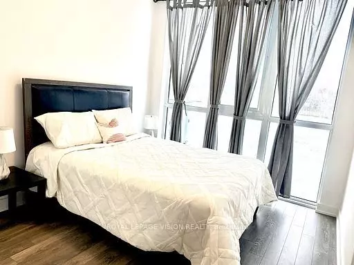 Innisfil, ON L9S 0M3,375 Sea Ray AVE #407