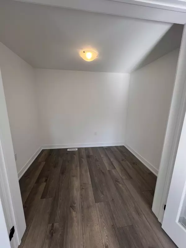 Barrie, ON L9J 0V4,9 Wagon LN