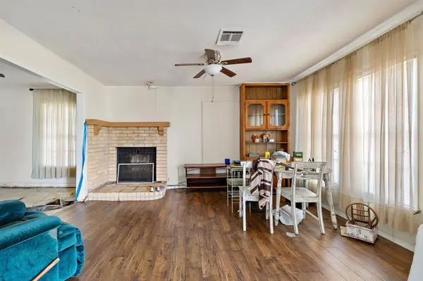 712 Vernon Street, Rockdale, TX 76567