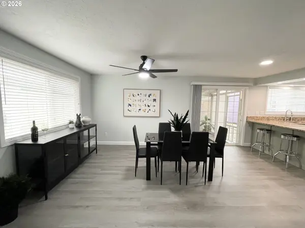 403 E CLACKAMAS CIR, Woodburn, OR 97071