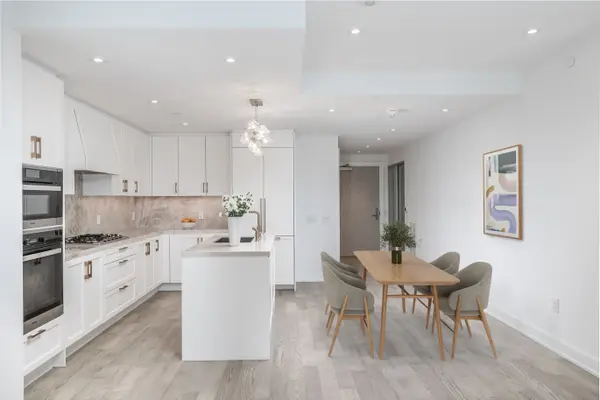 1 Strathgowan AVE #513, Toronto C04, ON M4N 0B3