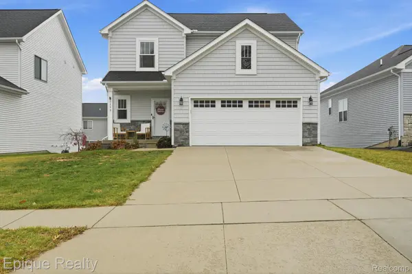 2153 Rolling Hills DR, Holly Township, MI 48442