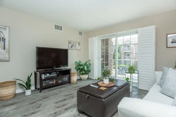 39 Coulter ST #18, Barrie, ON L4N 6L9