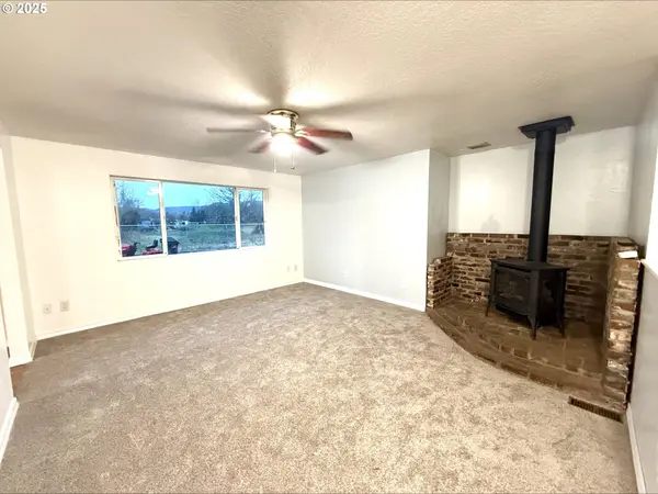 454 NE ELM ST, Sheridan, OR 97378