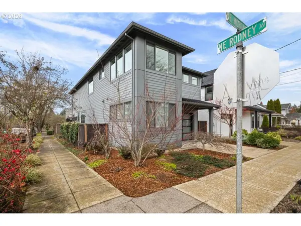 105 NE MORGAN ST, Portland, OR 97211