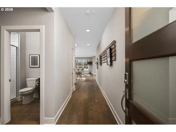 105 NE MORGAN ST, Portland, OR 97211