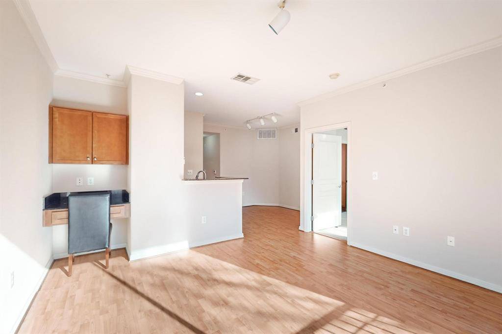 330 Las Colinas Boulevard E #246, Irving, TX 75039