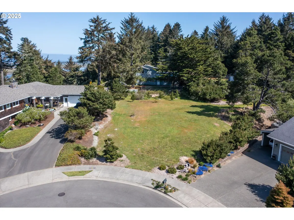 576 Klamath AVE NE #1101, Bandon, OR 97411