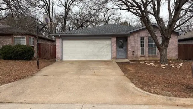 1302 Cardinal Oaks Drive, Mansfield, TX 76063
