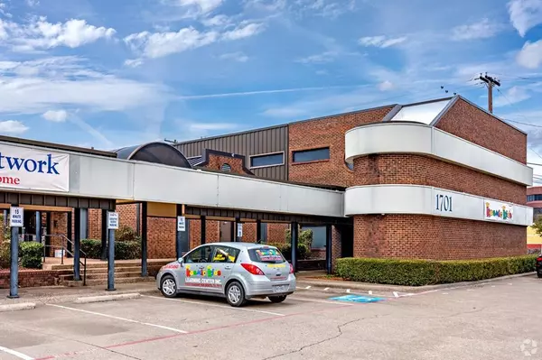 1701 N Hampton Road, Desoto, TX 75115