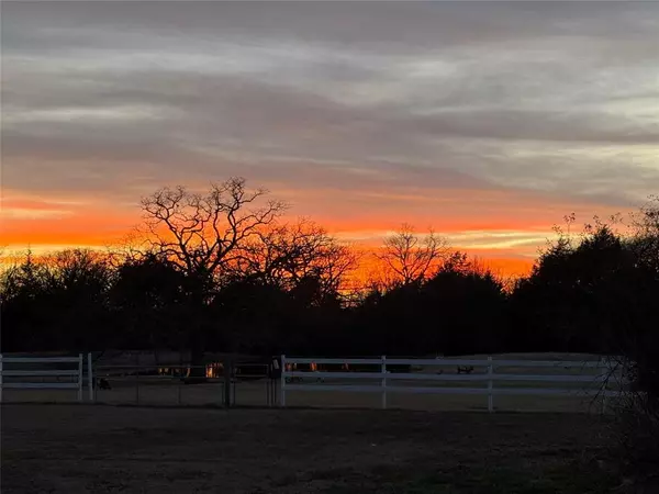 Bonham, TX 75418,1628 County Road 2605