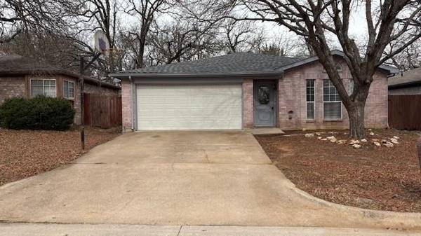 1302 Cardinal Oaks Drive, Mansfield, TX 76063