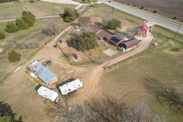 11678 STATE HIGHWAY 121, Trenton, TX 75490