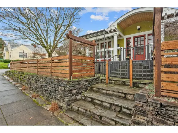 Portland, OR 97215,6044 SE STARK ST