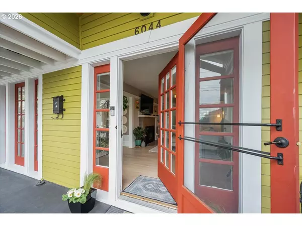 Portland, OR 97215,6044 SE STARK ST