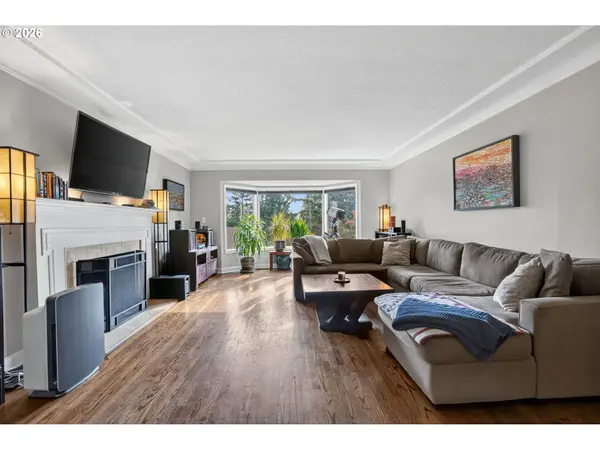 1517 SW HIGHLAND PKWY, Portland, OR 97221