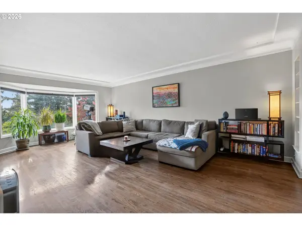 1517 SW HIGHLAND PKWY, Portland, OR 97221