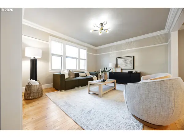 216 NE TILLAMOOK ST #A, Portland, OR 97212