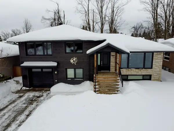 109 Strabane AVE, Barrie, ON L4M 2A3