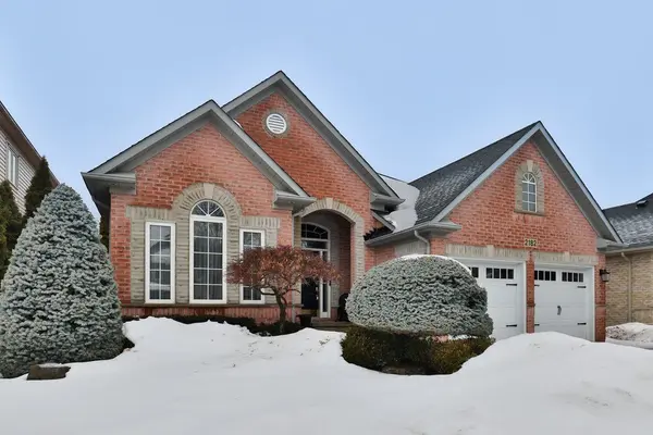 2182 Turnberry RD, Burlington, ON L7M 4P9