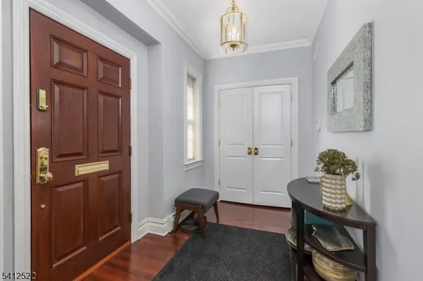 6 Harding Ct, Passaic City, NJ 07055