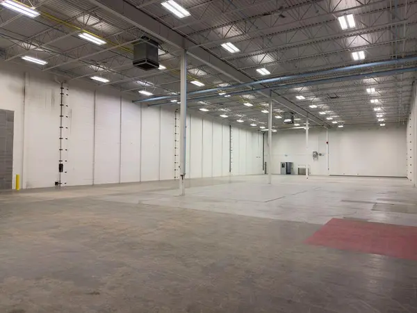 2730 39 AVE NE #110, Calgary, AB T1Y 7H6