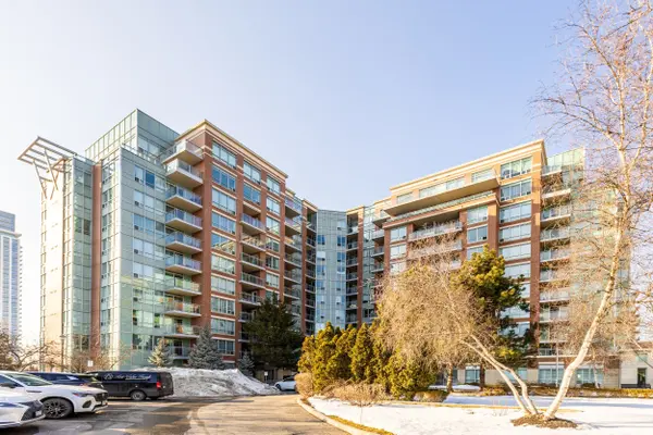 48 Suncrest BLVD #116, Markham, ON L3T 7Y5