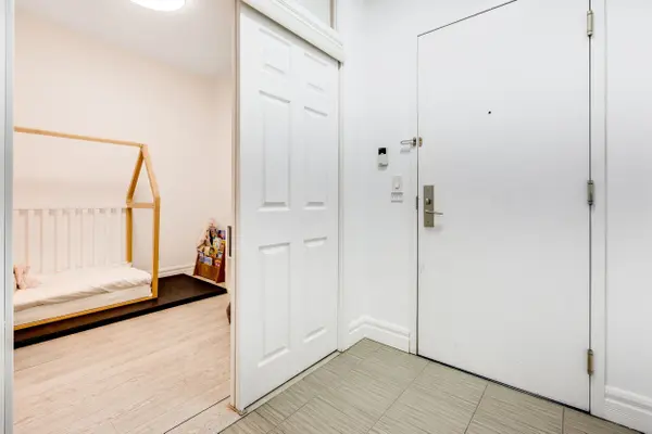 48 Suncrest BLVD #116, Markham, ON L3T 7Y5