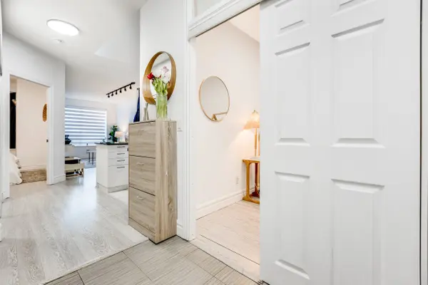 48 Suncrest BLVD #116, Markham, ON L3T 7Y5