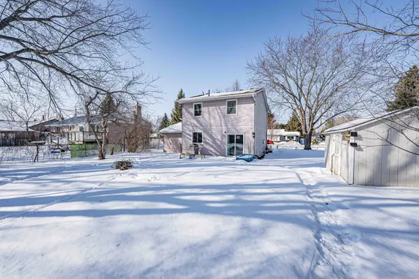 367 Adeline DR, Georgina, ON L4P 3C4