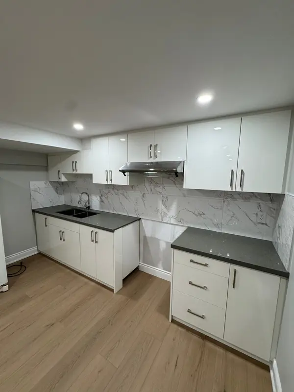 Barrie, ON L4N 3Y1,41 Maclaren AVE #BASEMENT