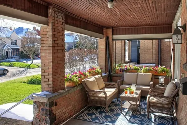 22 BLAKE ST #3, Hamilton, ON L8M 2S5