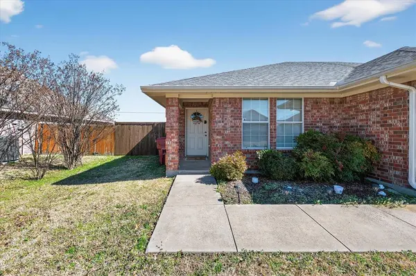 1185 Greywood Drive, Van Alstyne, TX 75495