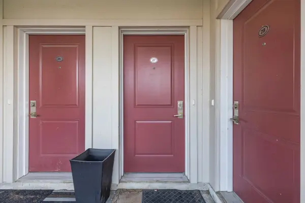 100 Long Branch AVE #27, Toronto W06, ON M8W 1N6