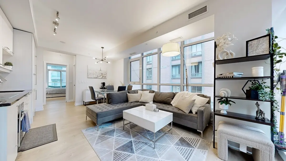 30 Nelson ST #311, Toronto C01, ON M5V 0H5