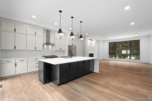 525 Walnut ST, Brighton, MI 48116