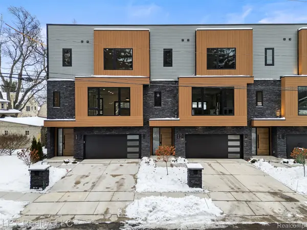 523 Walnut ST, Brighton, MI 48116