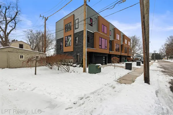 523 Walnut ST, Brighton, MI 48116