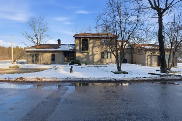 360 W Baldwin Lake DR, Greenville, MI 48838