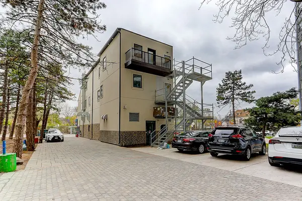 600 Parliament ST, Toronto C08, ON M4X 1R2