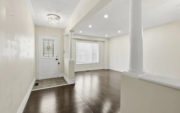 10 Greenhalf DR, Ajax, ON L1S 7N6