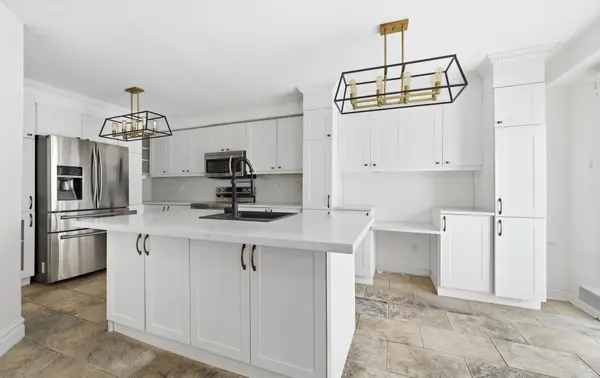 10 Greenhalf DR, Ajax, ON L1S 7N6