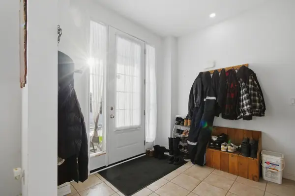 37 Summer Breeze DR, Quinte West, ON K0K 1L0