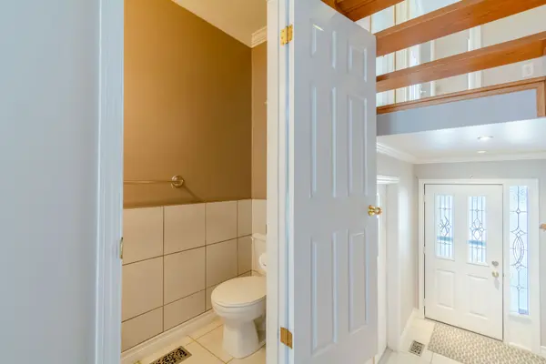 489 Green RD, Hamilton, ON L8E 6A3