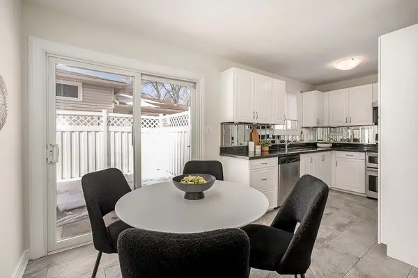 33 Gemini DR, Hamilton, ON L9C 6R5