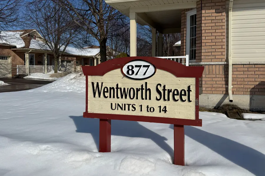 877 Wentworth ST #6, Peterborough, ON K9J 8R7