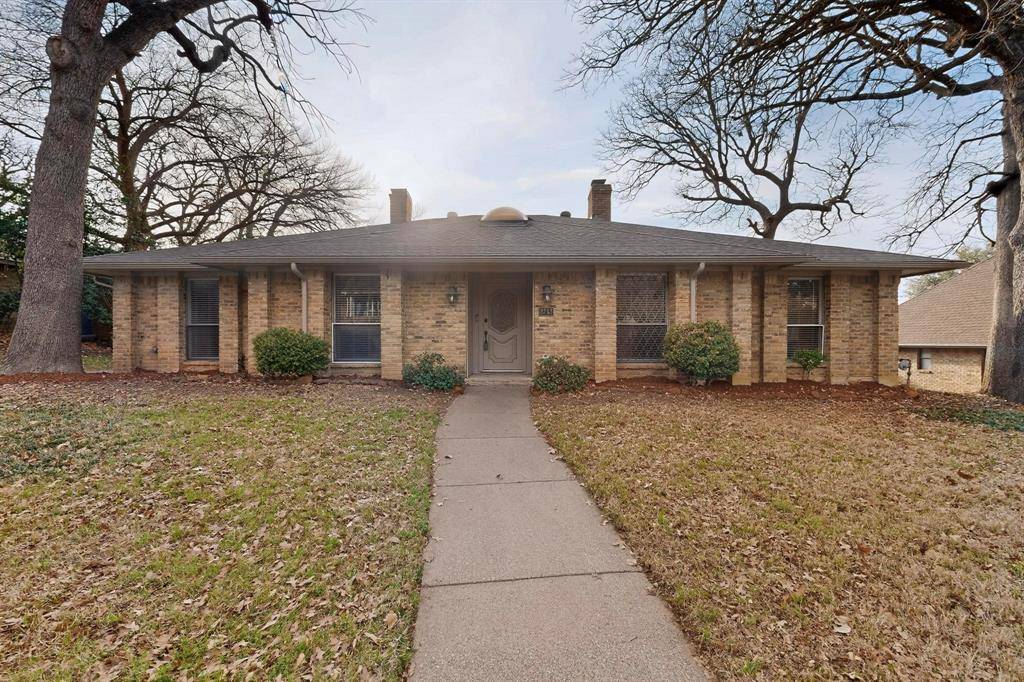 2712 Lincoln Drive, Arlington, TX 76006