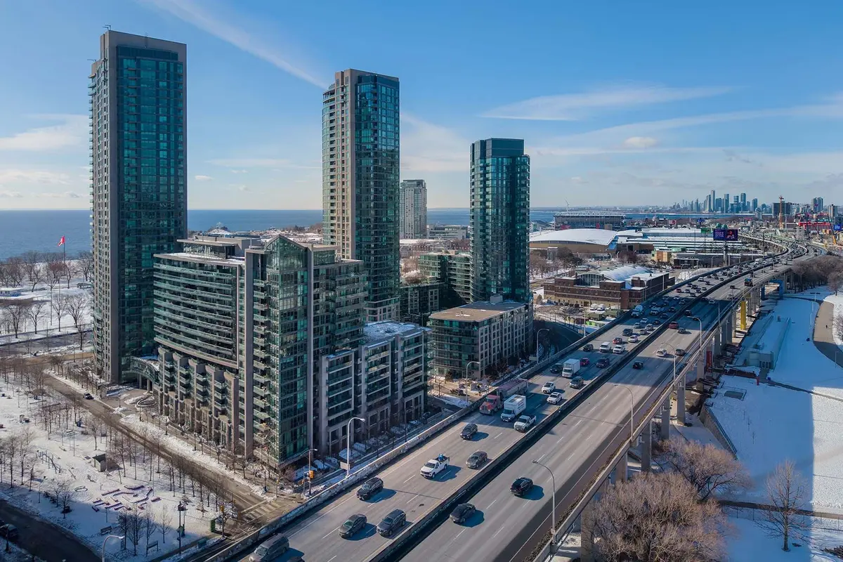 209 Fort York BLVD #755, Toronto C01, ON M5V 4A1