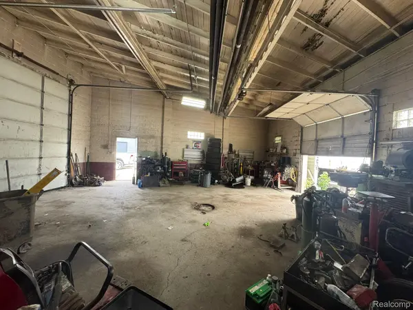 368 gratiot N RD, Clinton Charter Township, MI 48036