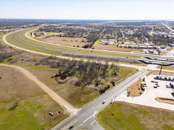 606 N 3rd Street, Mabank, TX 75147